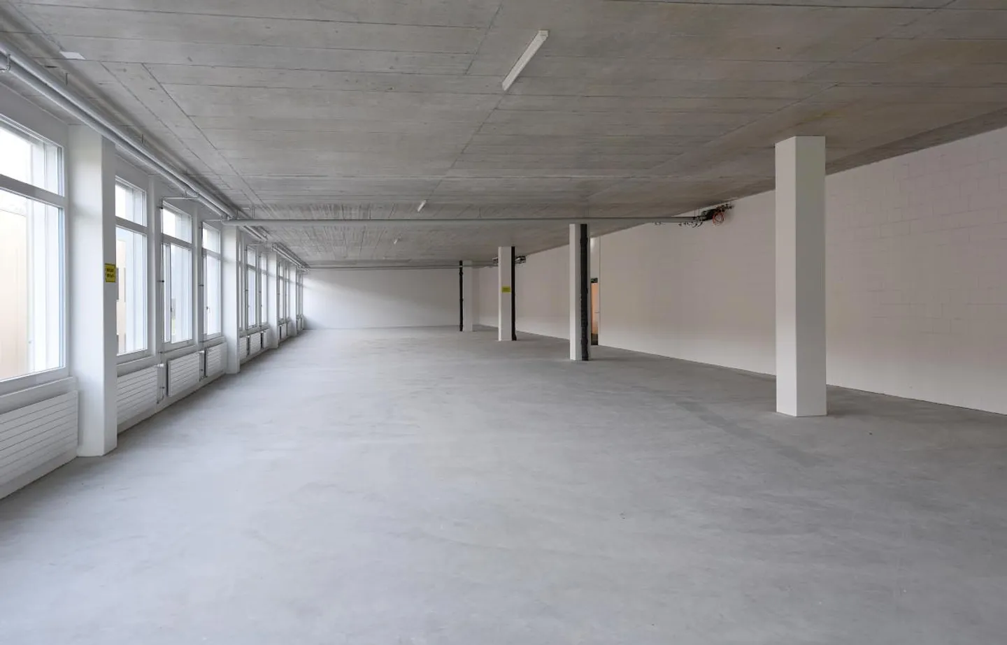 Espaces de bureau et commerciaux attrayants à louer à Sarnen - Photo 1 sur 8