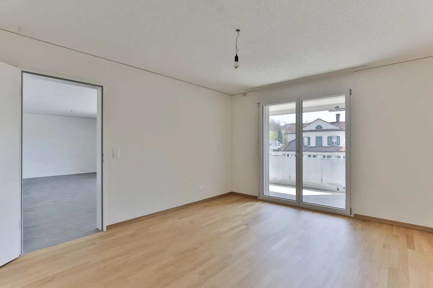 Spacious 2.5-room apartment in a quiet location! - Photo 3 of 11