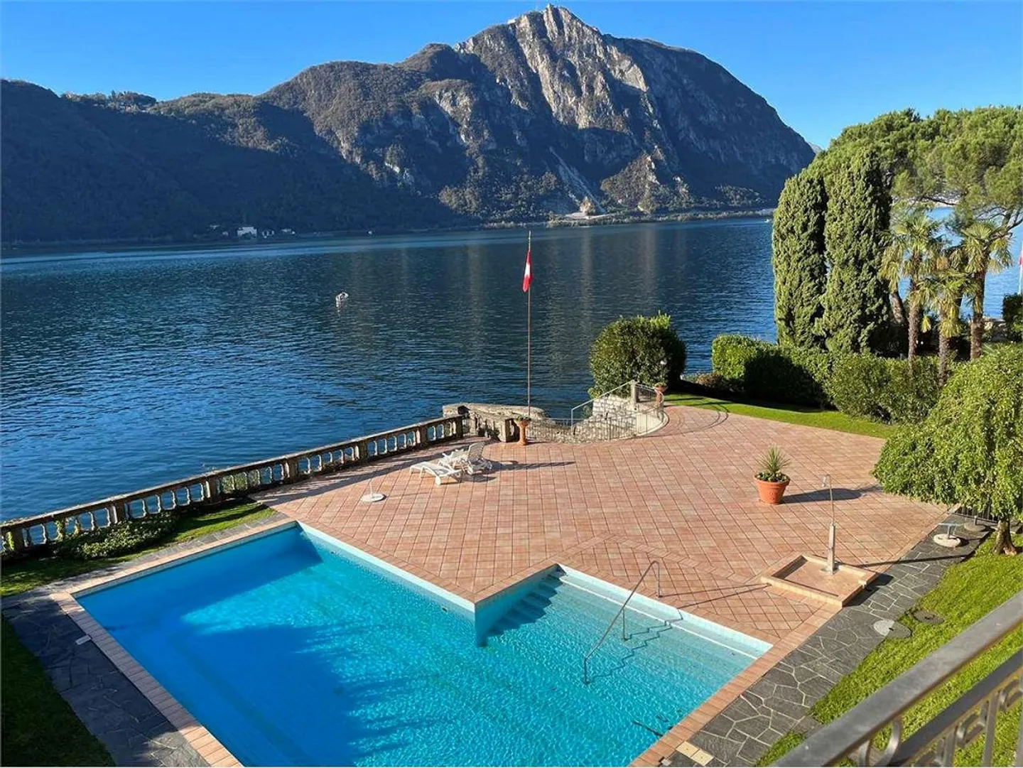2453_ Bissone - App. 5.5 dans un condominium au bord du lac - Photo 1 sur 3