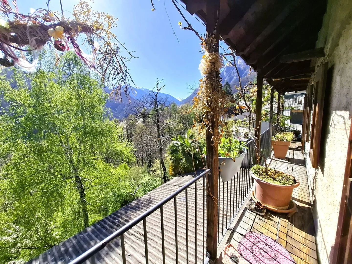 Charming rustic house with garden and large adjoining land in Auressio - Photo 11 of 13