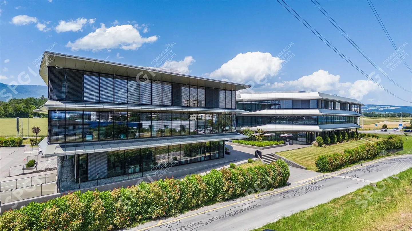 Plug & Play Offices in a Prestigious Building in Terre Bonne Nyon - Photo 2 of 13