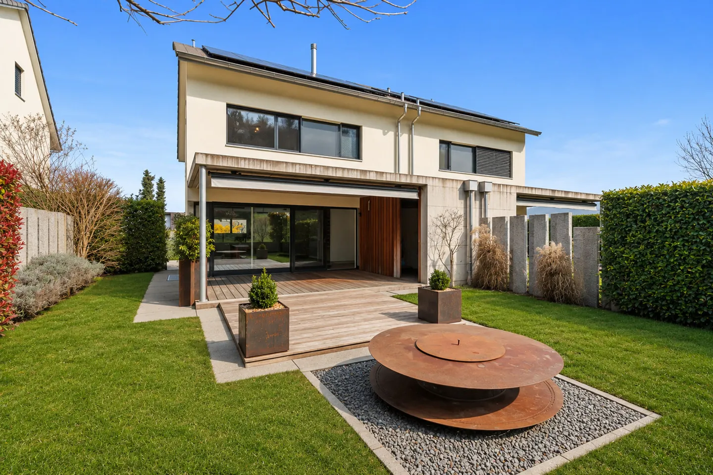 Familienfreundliches Doppeleinfamilienhaus - Foto 1 von 12