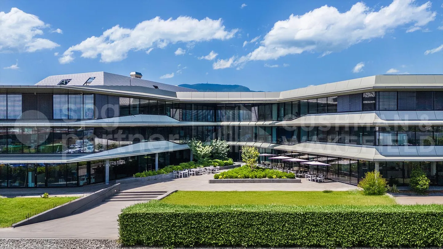 Plug & Play Offices in a Prestigious Building in Terre Bonne Nyon - Photo 1 of 13