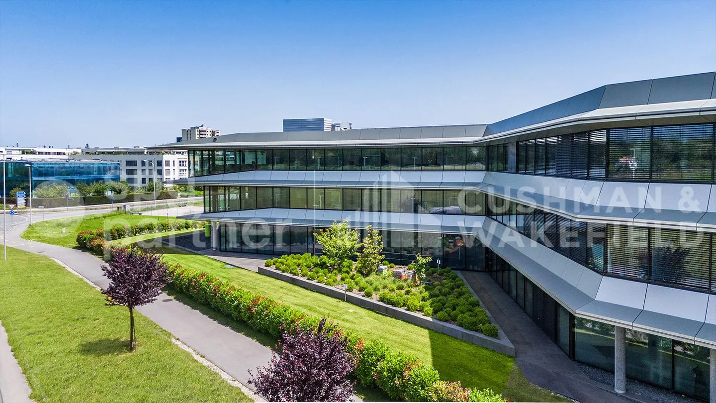 Plug & Play Offices in a Prestigious Building in Terre Bonne Nyon - Photo 4 of 13