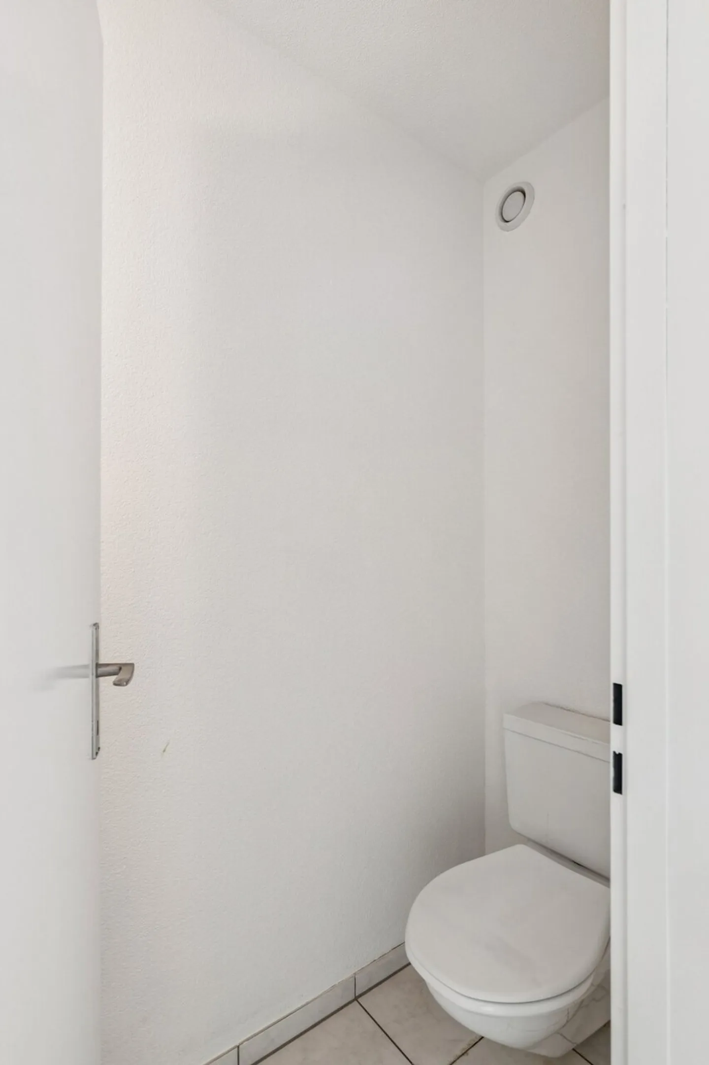 Attractive 4.5-room apartment with a view, lift & underground garage - Photo 9 of 12