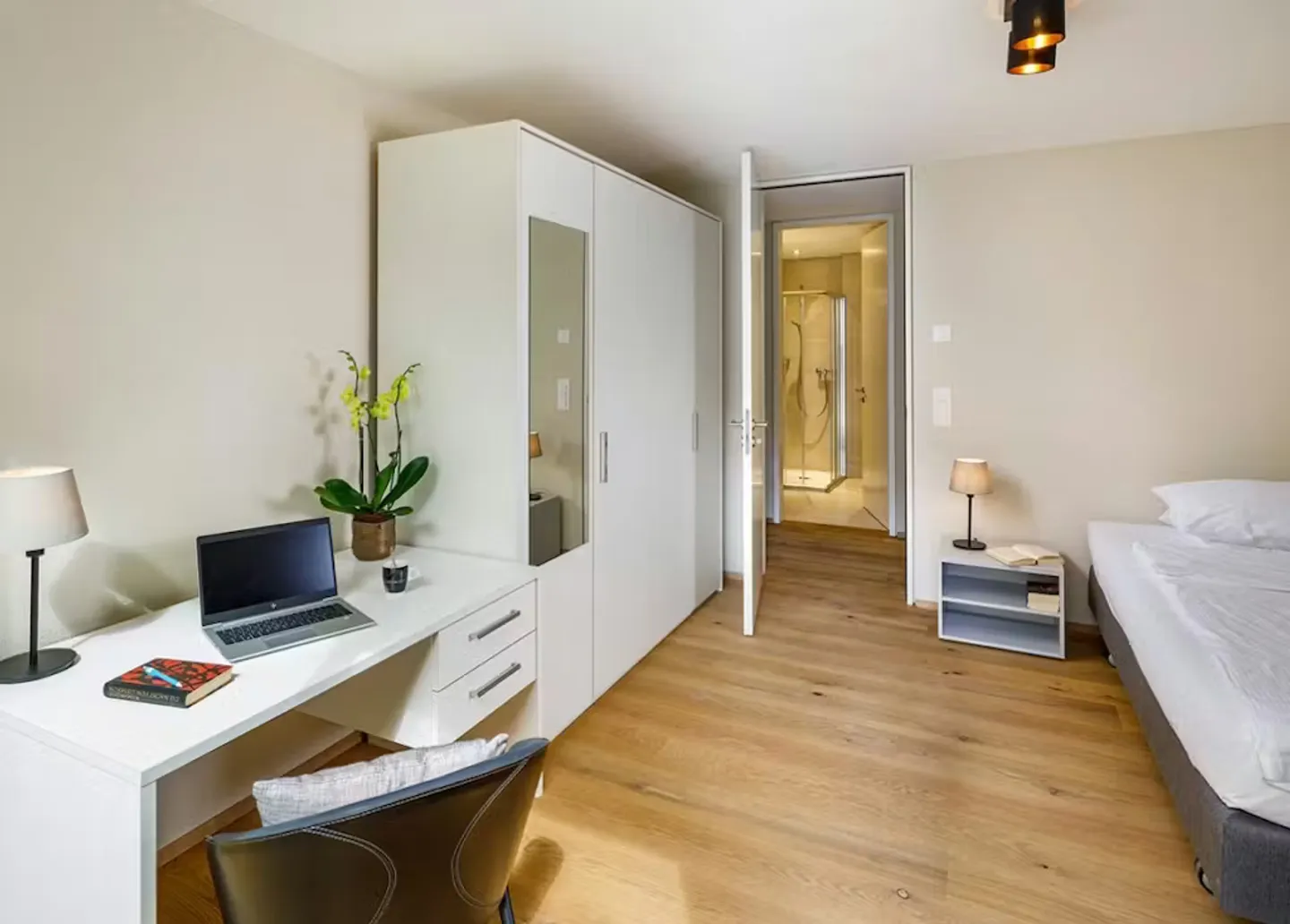 Charming Apartment in Kloten - Photo 4 of 10