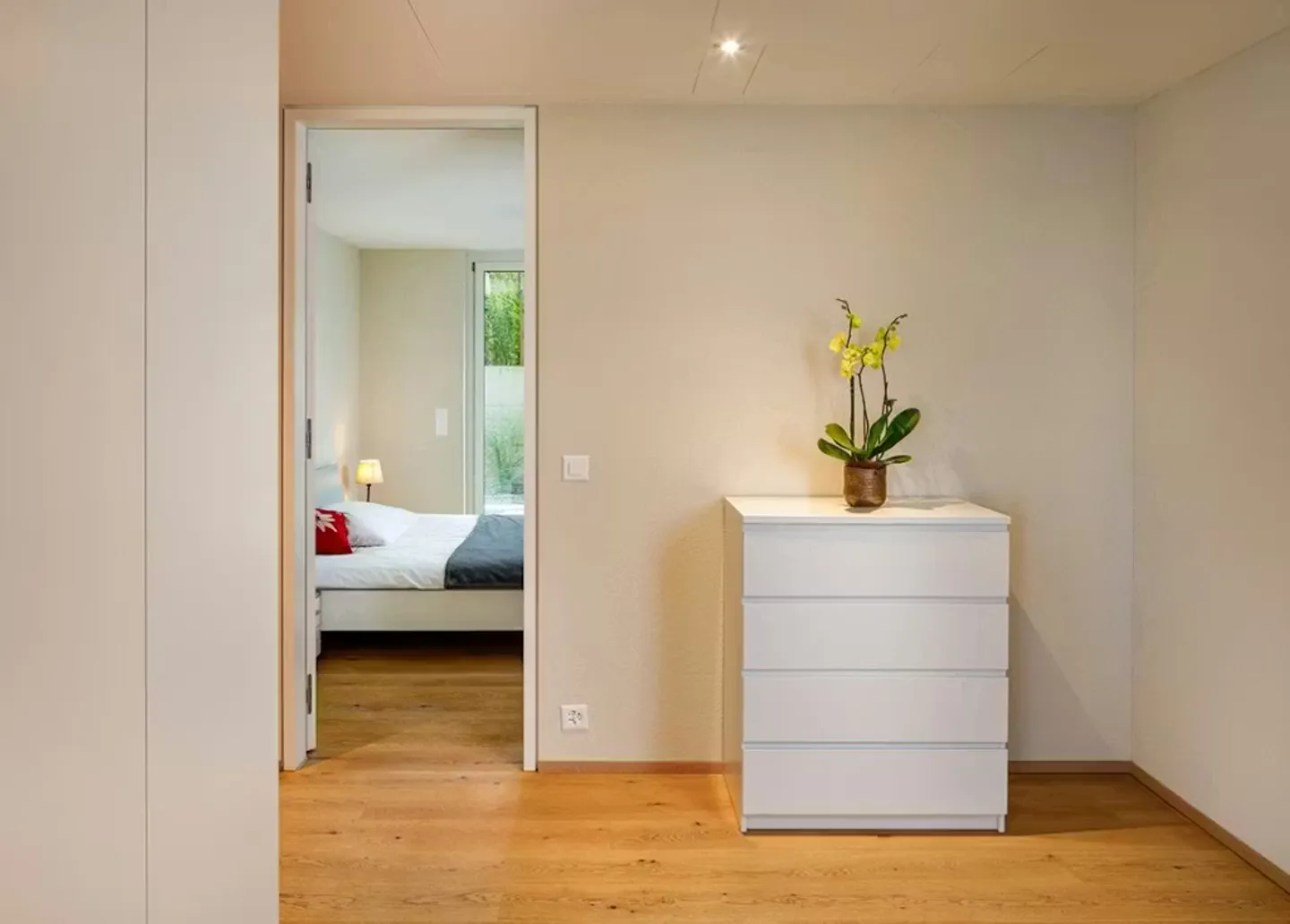 Charming Apartment in Kloten - Photo 5 of 10