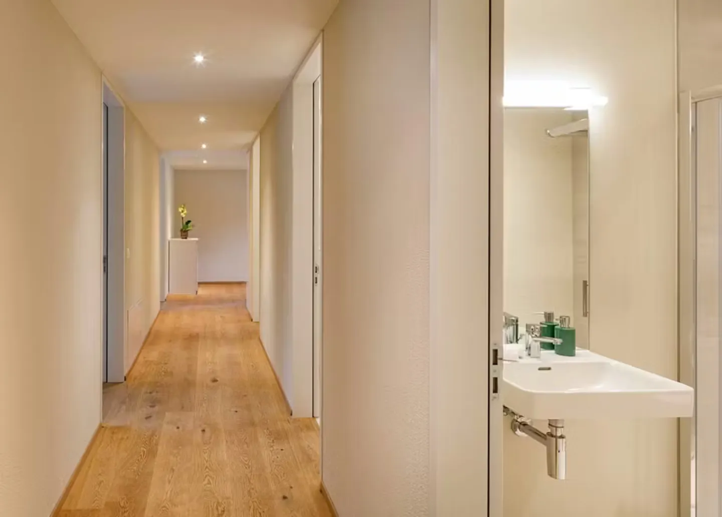 Charming Apartment in Kloten - Photo 6 of 10