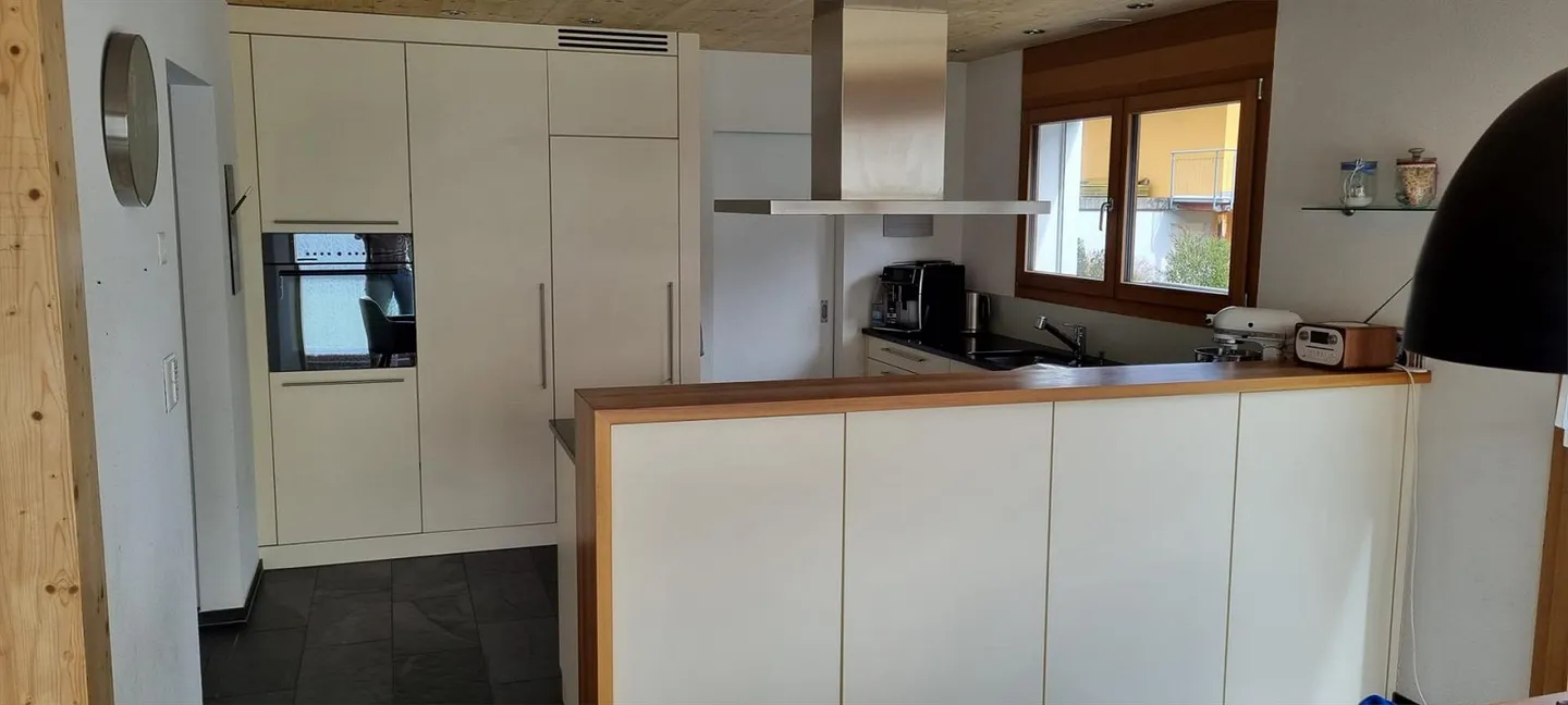 Casa spaziosa con 6 1/2 stanze - Foto 7 di 9