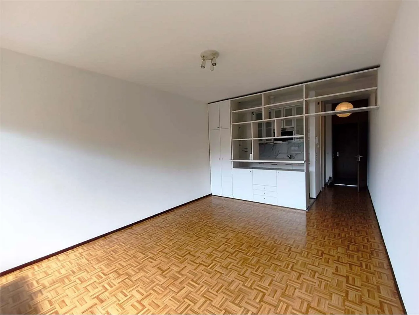 Lugano Centre (Via Cantonale) - Elegant and Bright Studios for Rent - Photo 1 of 5