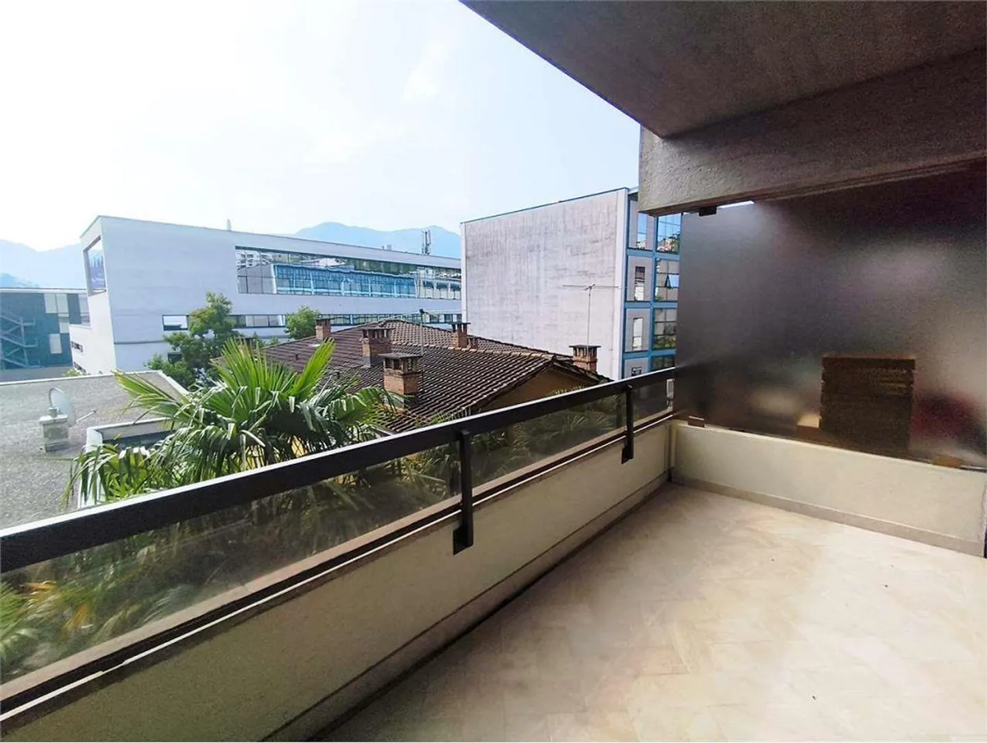 Lugano Centre (Via Cantonale) - Elegant and Bright Studios for Rent - Photo 4 of 5