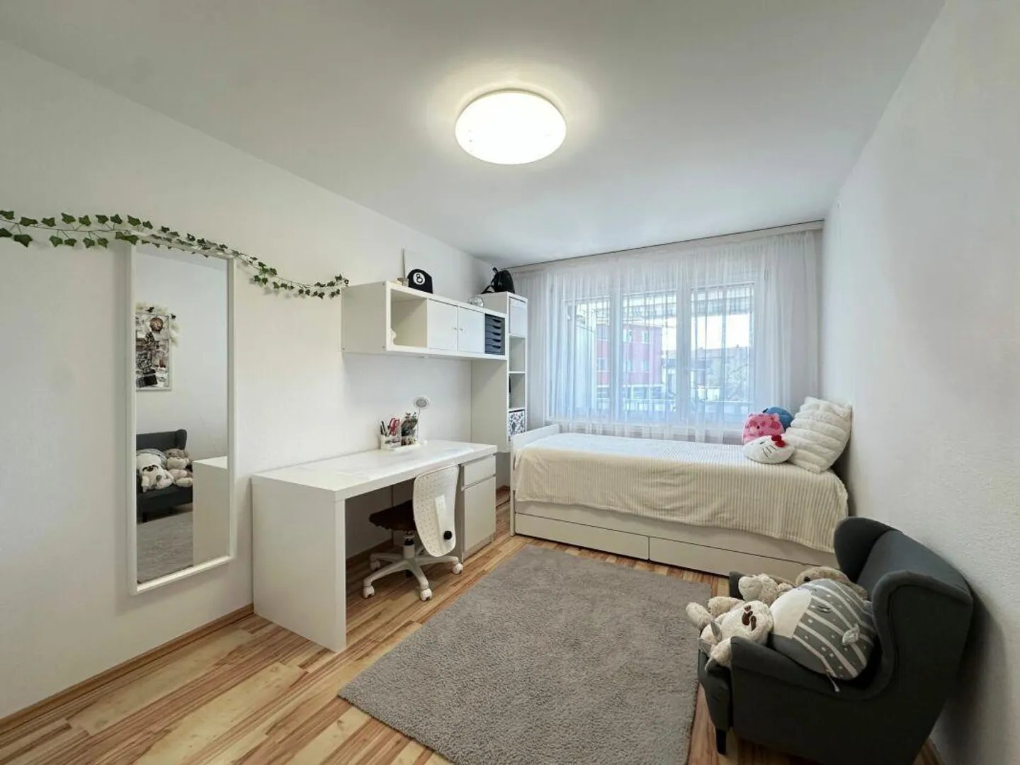 Well-maintained and bright 4.5-room apartment with elevator - Photo 7 of 11