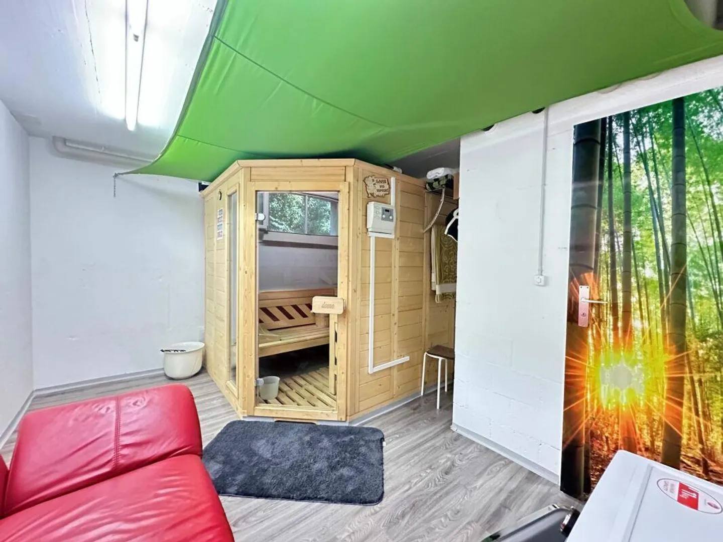 Well-maintained and bright 4.5-room apartment with elevator - Photo 10 of 11