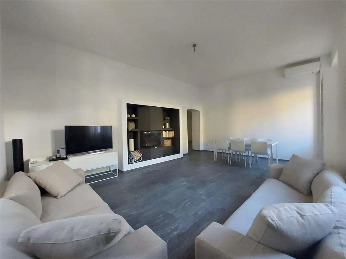 2441_Vacallo, grande casa signorile ristrutturata - Foto 4 di 13