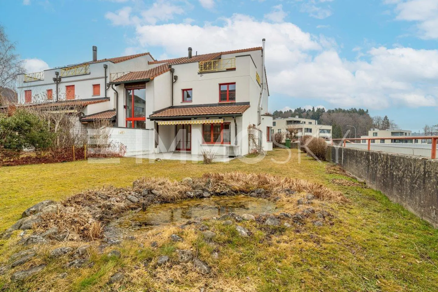 Maison d'angle familiale recherche une nouvelle vie - Photo 1 sur 5