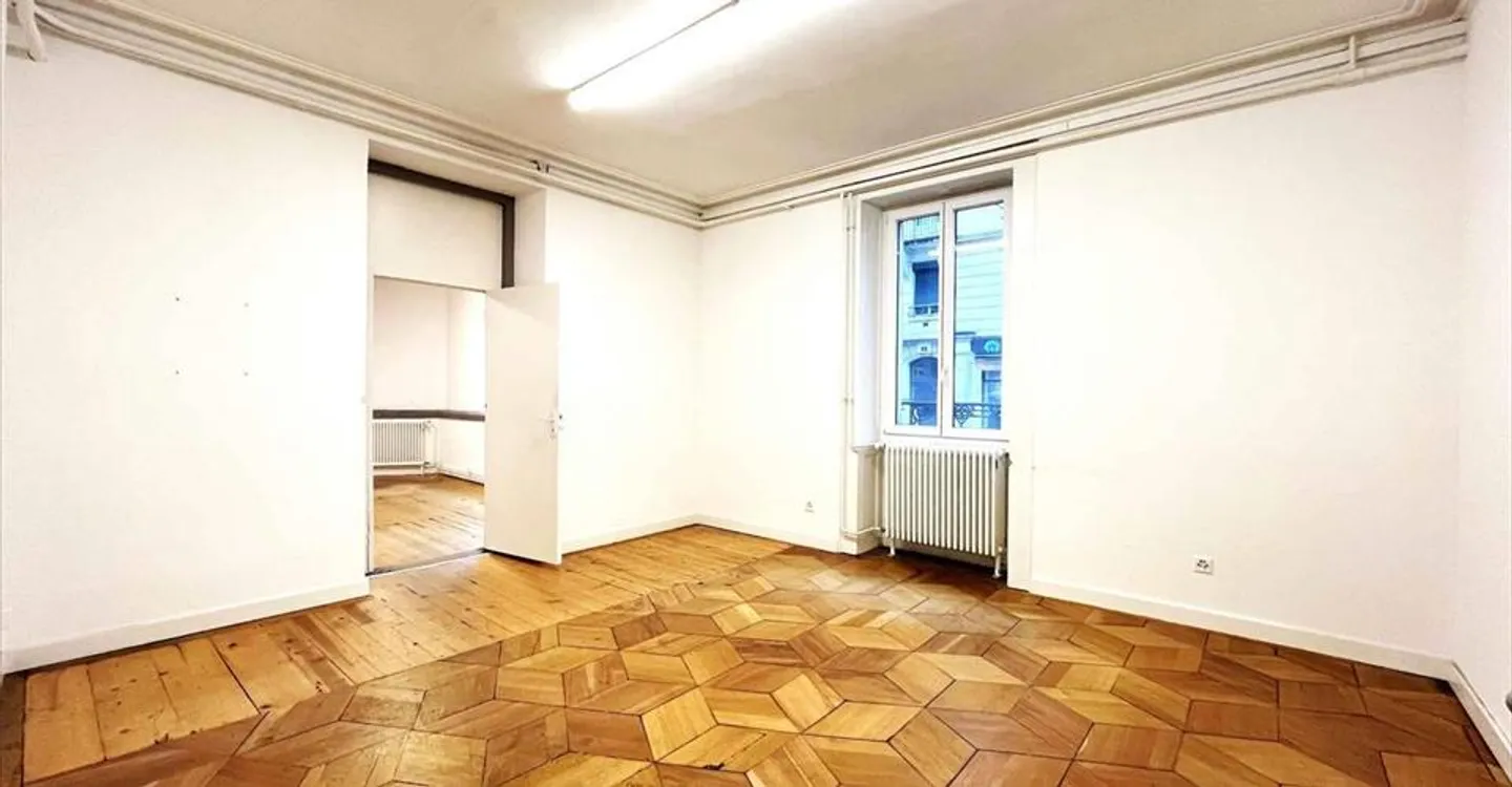 Bureau à louer - Photo 1 sur 12