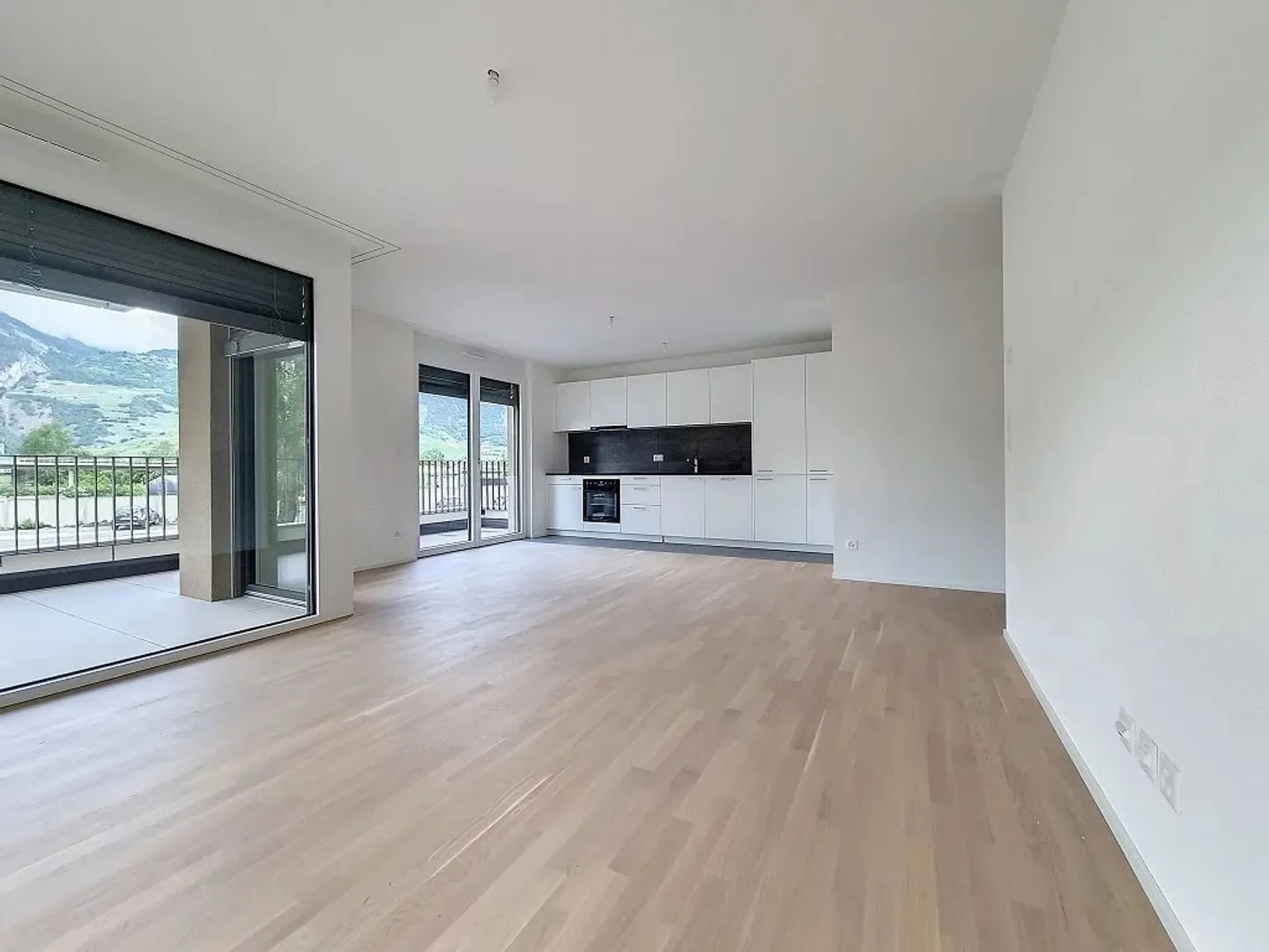 Bright 3.5 Room Apartment - Photo 10 of 10