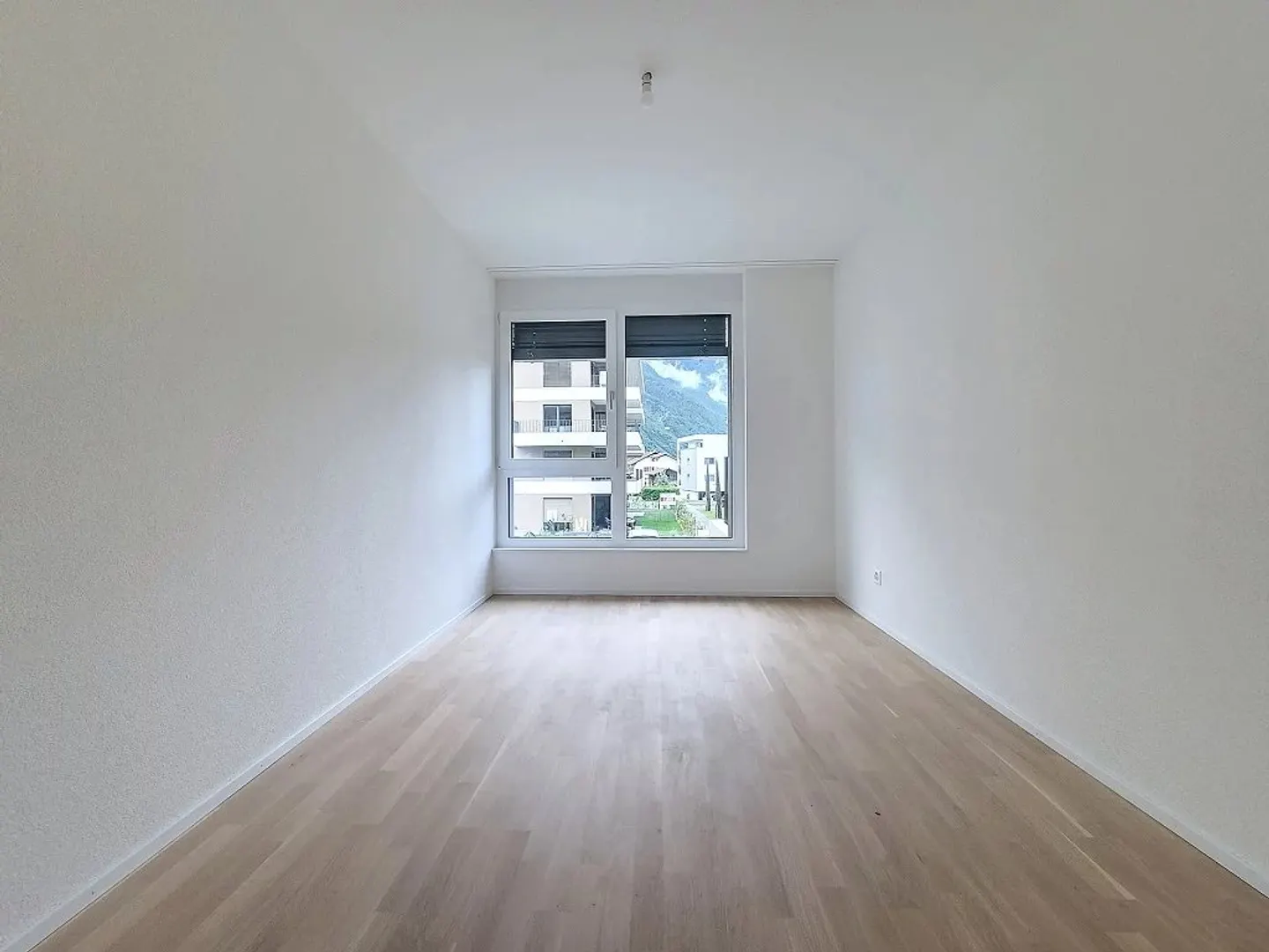 Bright 3.5 Room Apartment - Photo 5 of 10