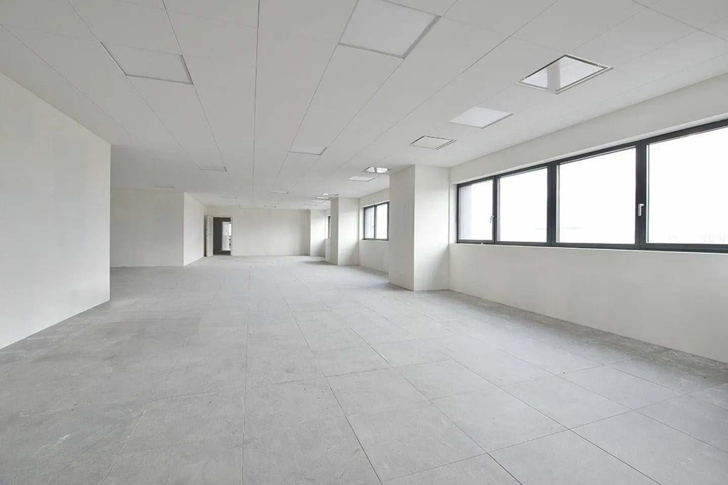 Commercial spaces in a strategic zone | Commercial surfaces... - Photo 5 of 9