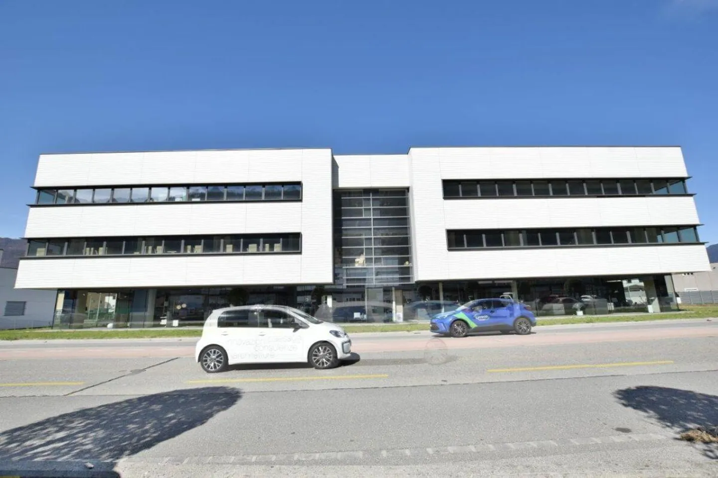 Commercial spaces in a strategic zone | Commercial surfaces... - Photo 8 of 9