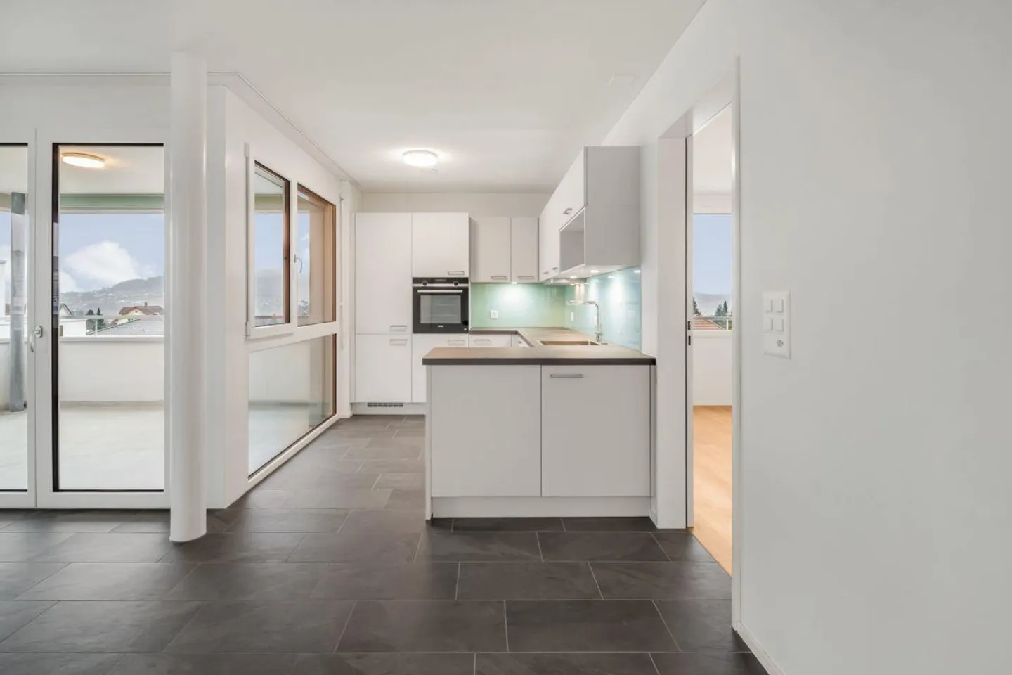 Modernes Apartment mit ökologischen Merkmalen - Foto 4 von 11