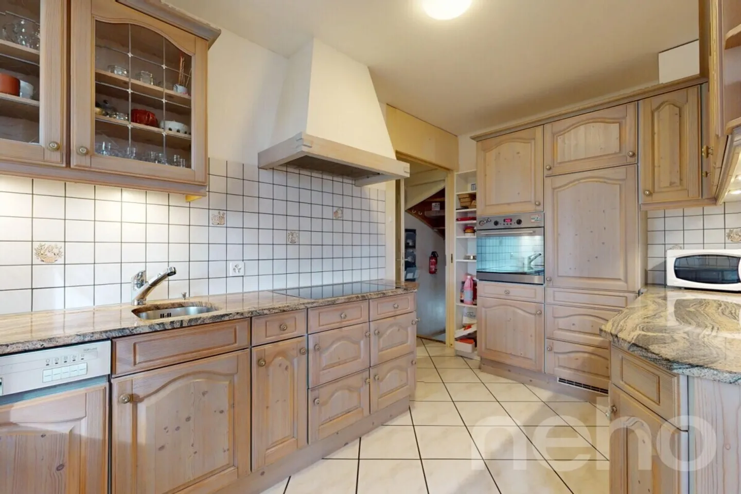 Incantevole villa con 10 camere e appartamento - Foto 2 di 13