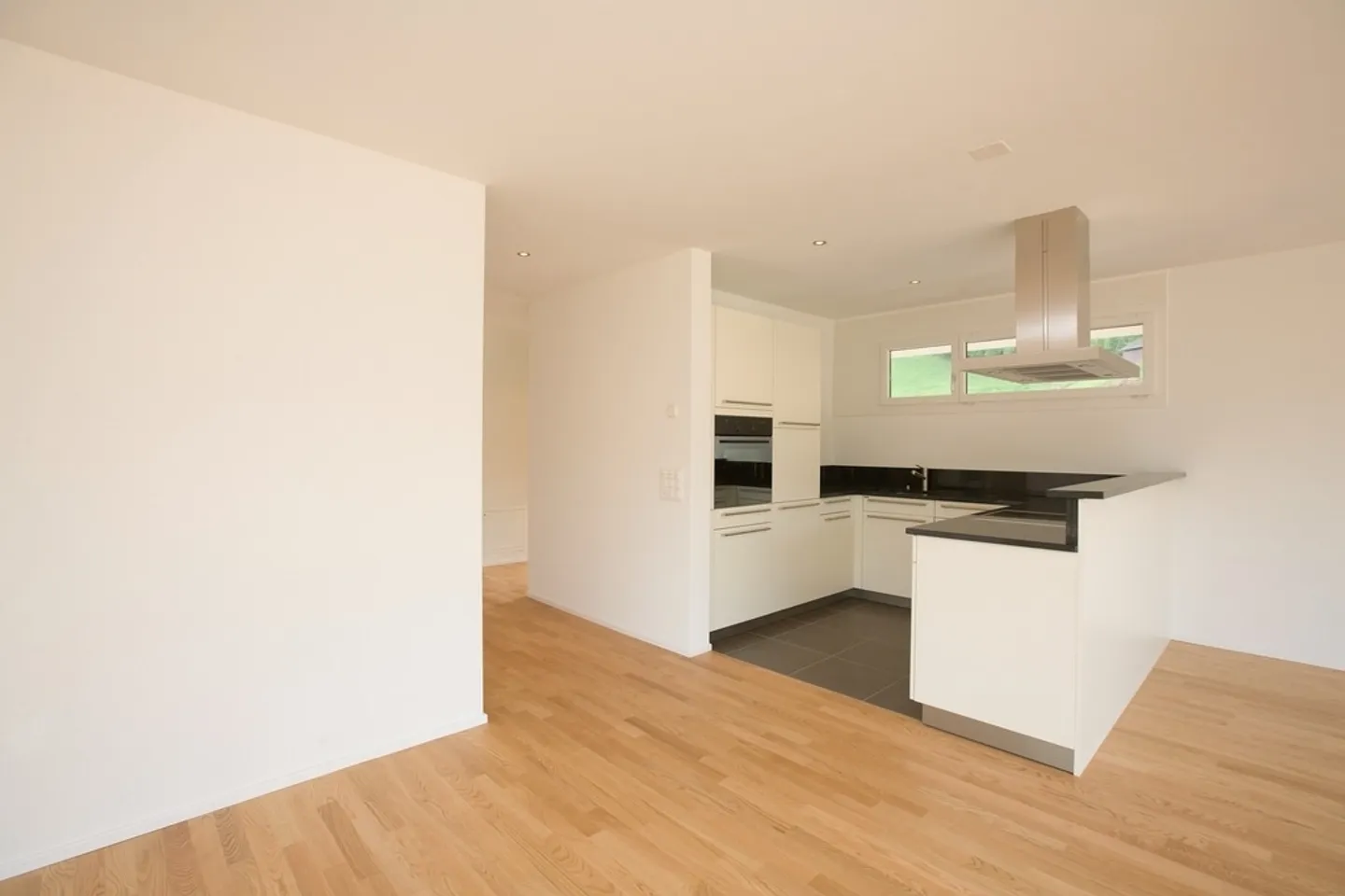 Appartamento luminoso con posizione vantaggiosa - Foto 4 di 6