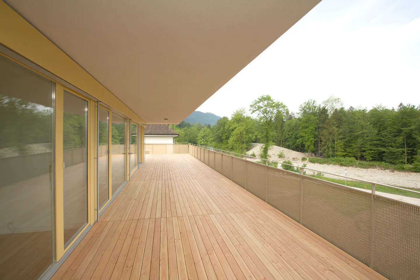 Appartamento luminoso con posizione vantaggiosa - Foto 5 di 6