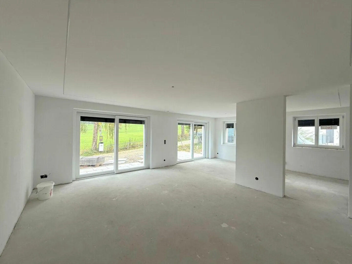 Drei 5.5 Zimmer Wohnhaus - charmant, naturnah, individuell - Foto 4 von 15