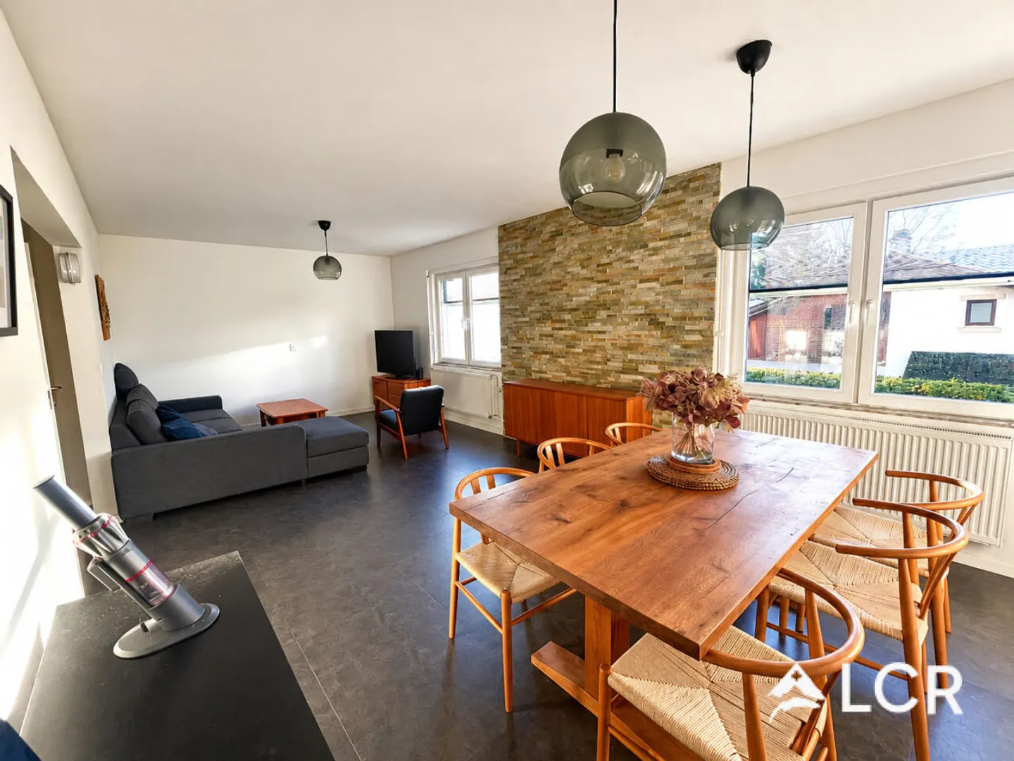 Bel appartement de 6.5p à Chézard-st-Martin - Photo 2 sur 13