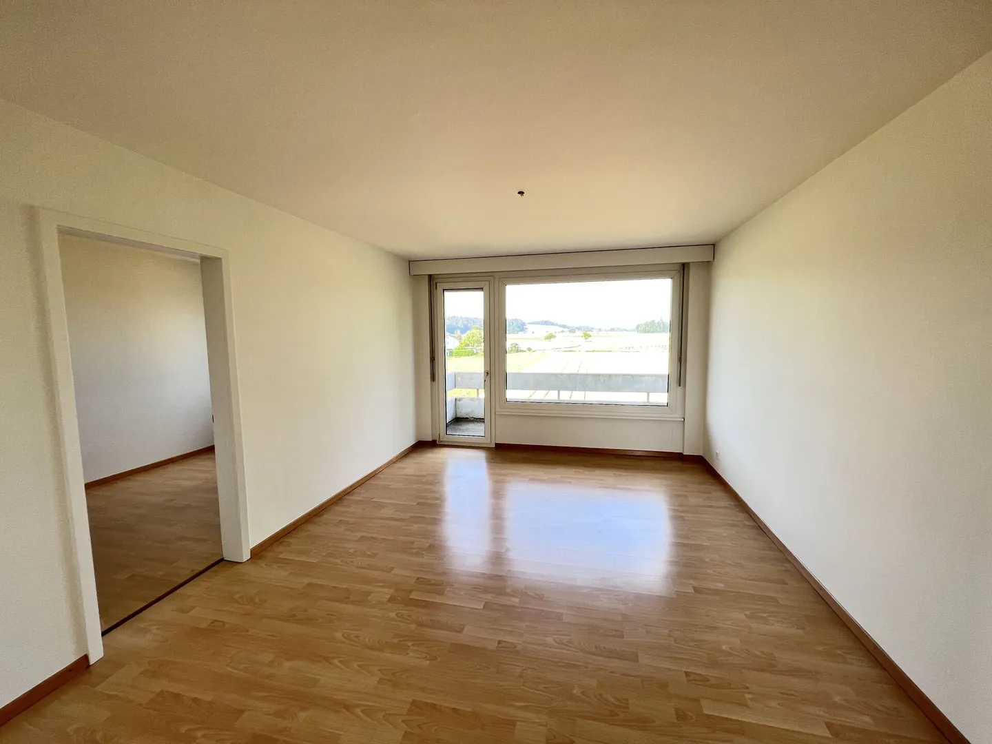 Appartement 3,5 pièces avec vue sur la verdure - Photo 3 sur 8