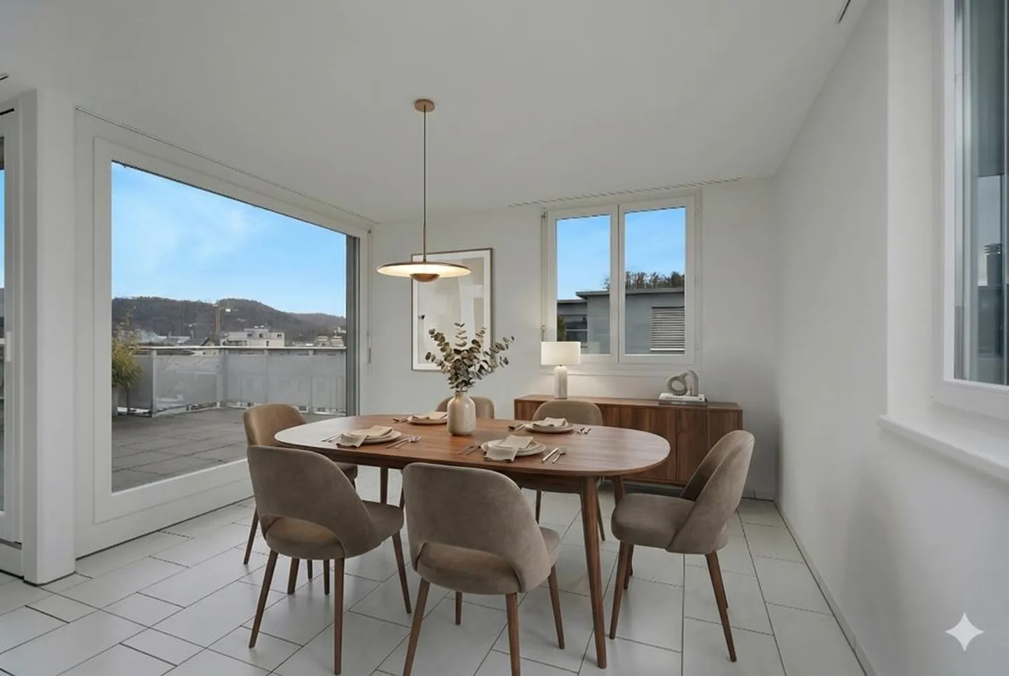 Dreamlike penthouse apartment with sunny terrace - Photo 3 of 12