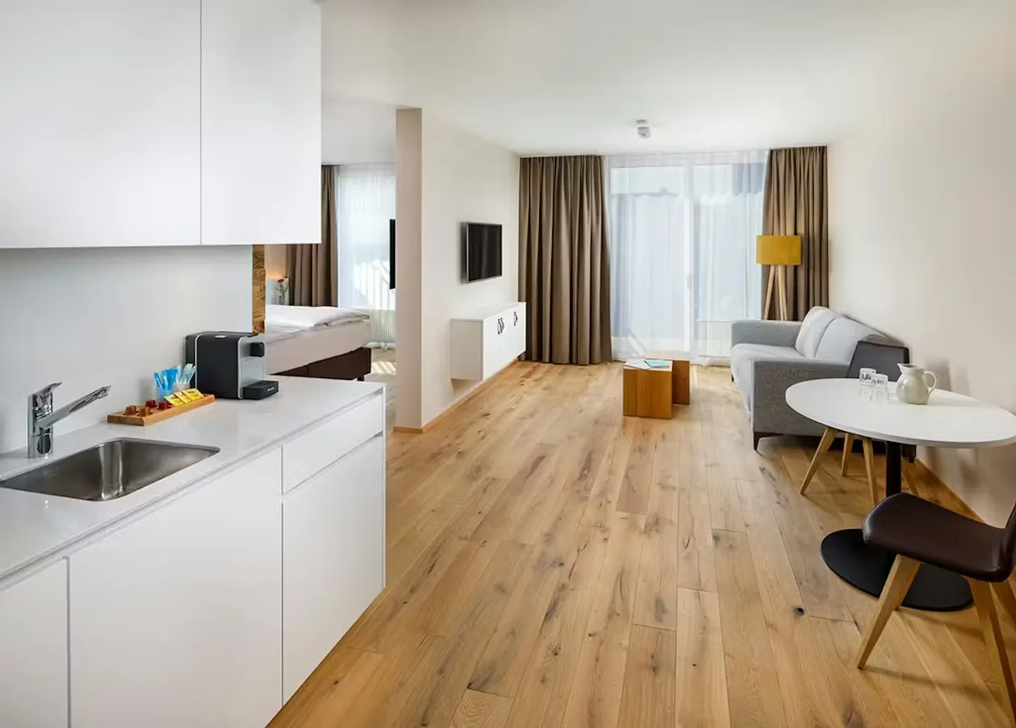 Modern Apartment in Kloten - Photo 5 of 7