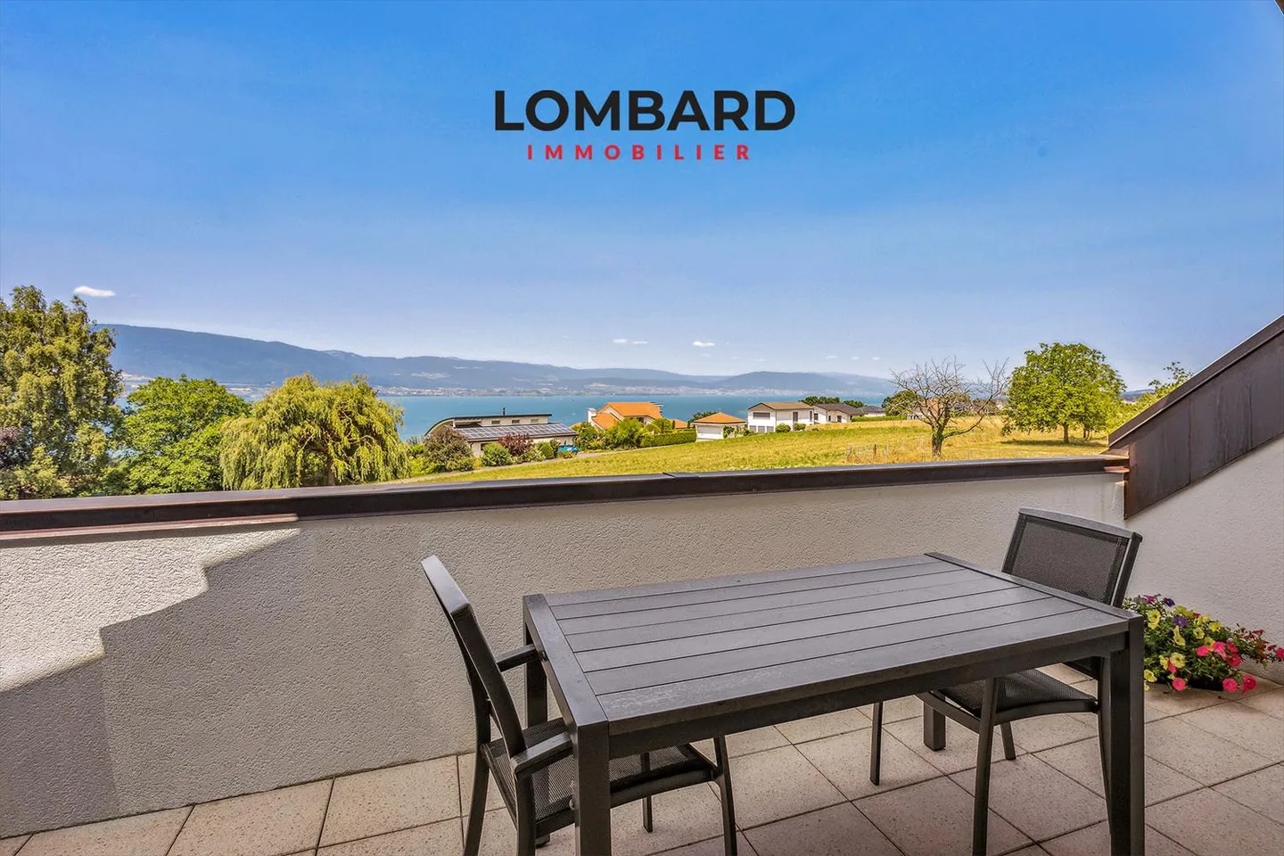 Geräumiges Dachgeschoss mit 4,5 Zimmern und Blick auf den See - Foto 10 von 12