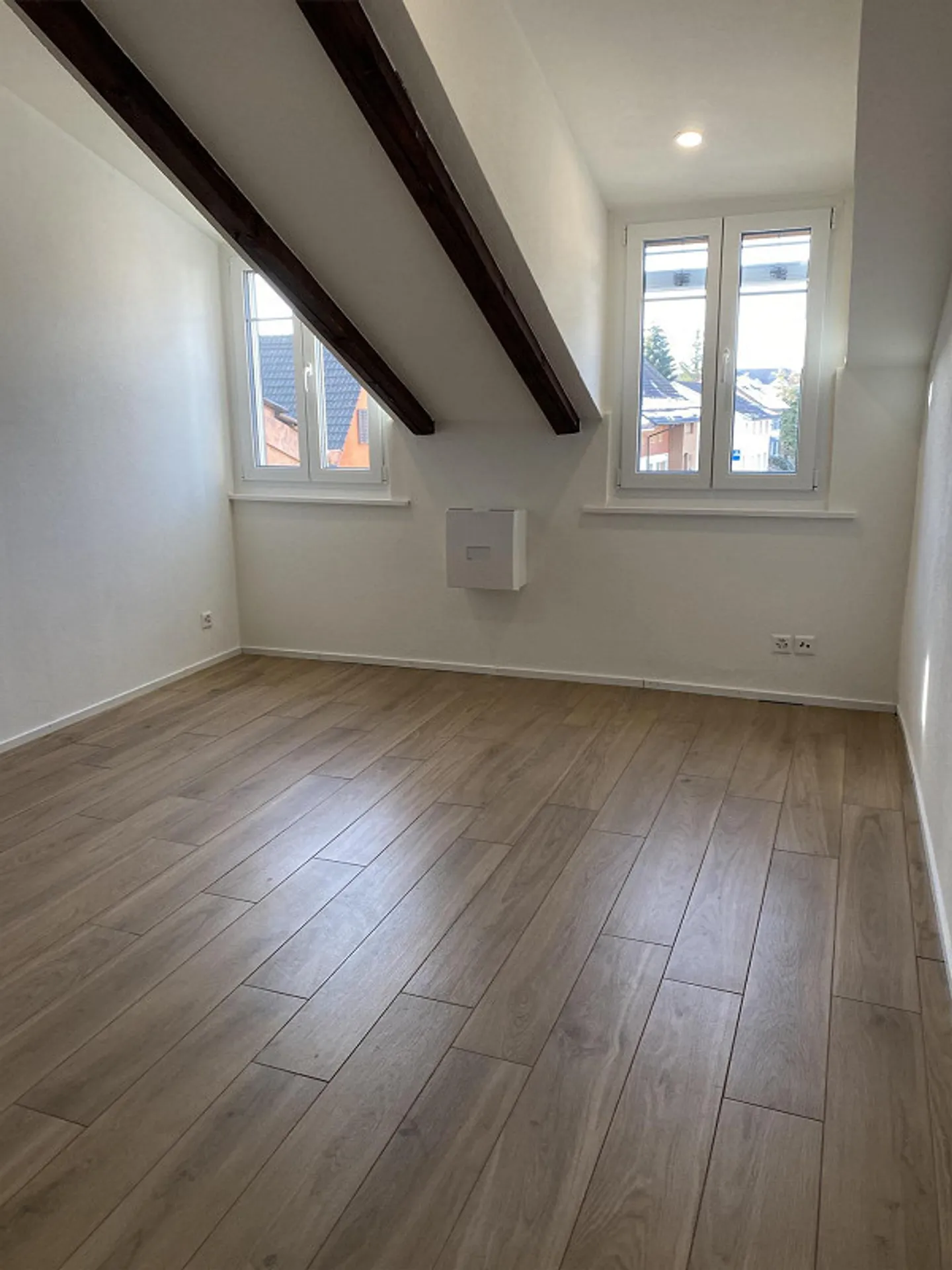 Charming 2.5 Room Apartment in a Central Location - Photo 6 of 6