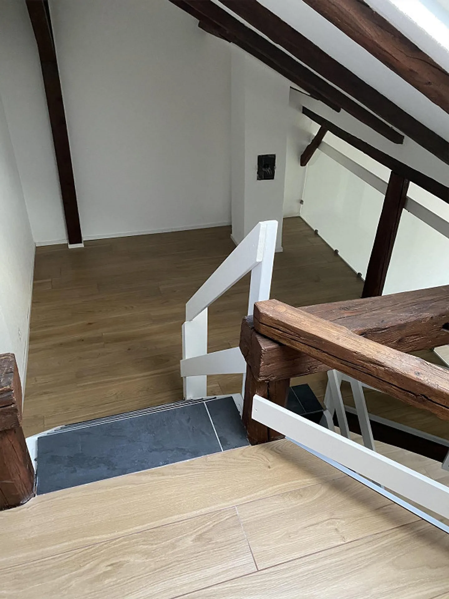Charming 2.5 Room Apartment in a Central Location - Photo 5 of 6