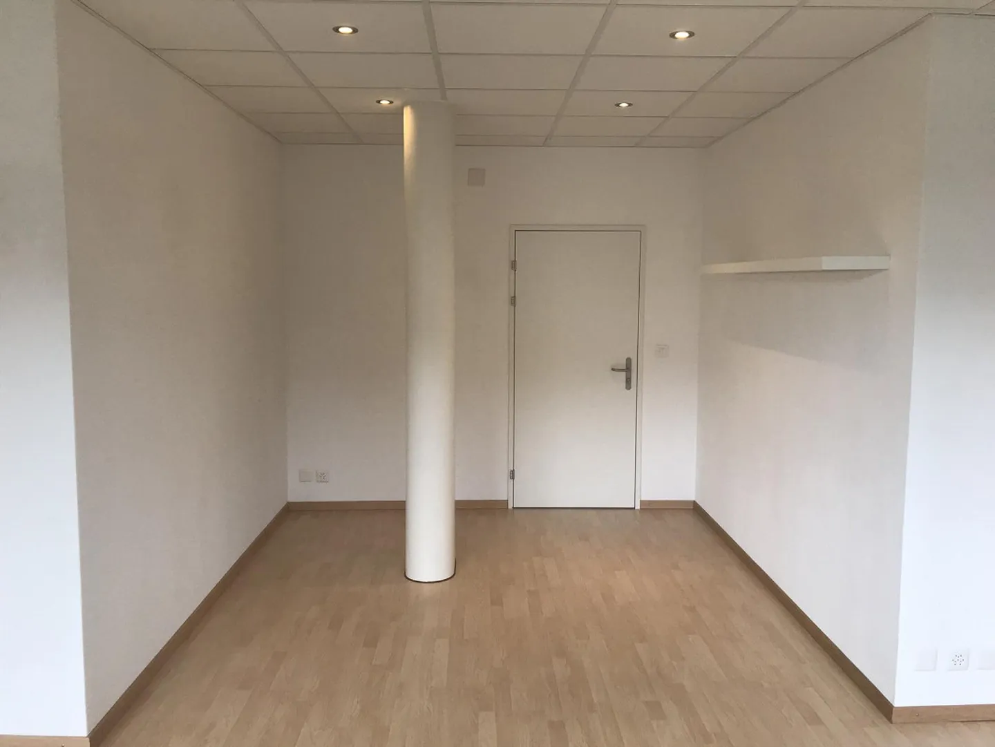 Studio lumineux avec cuisine et WC/douche séparés 40.36 m² - Photo 3 sur 7
