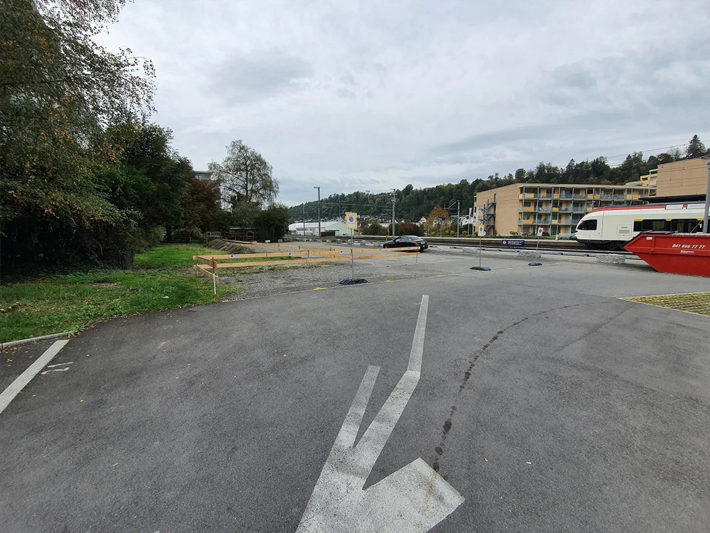 Espace de stockage extérieur / espace de stationnement à louer à la gare d'Ebikon - Photo 1 sur 1