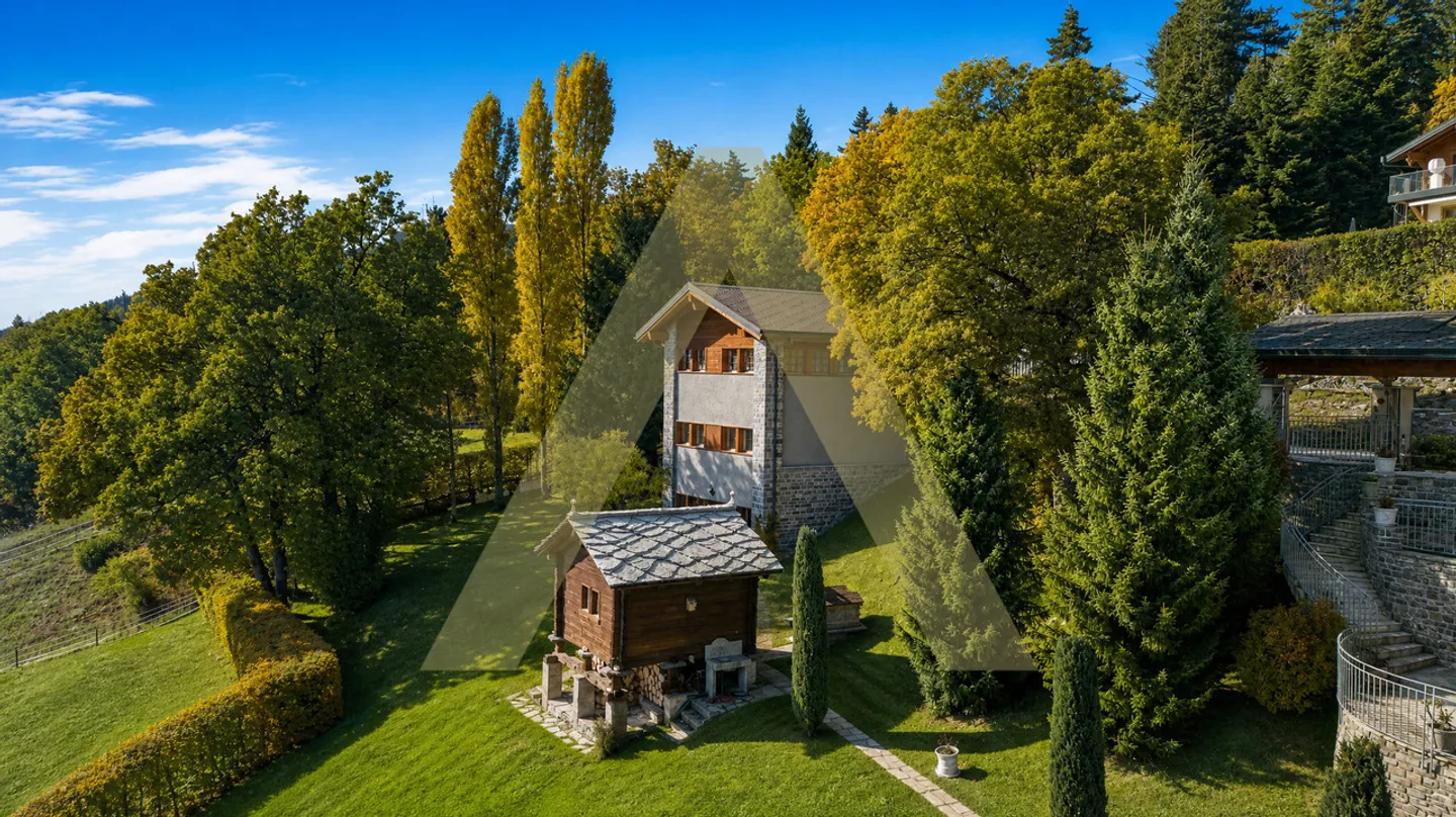 Exclusive chalet with panoramic view - Photo 3 of 14