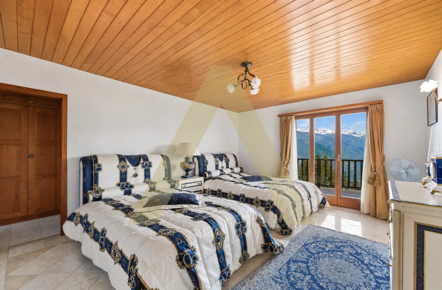 Exclusive chalet with panoramic view - Photo 8 of 14