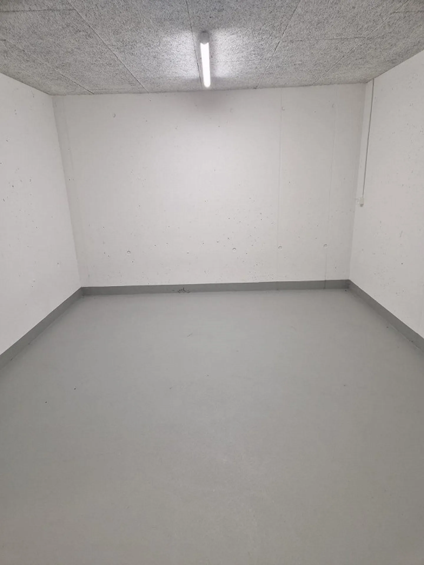 Geräumiger Disporaum in ruhiger Lage - Foto 4 von 6