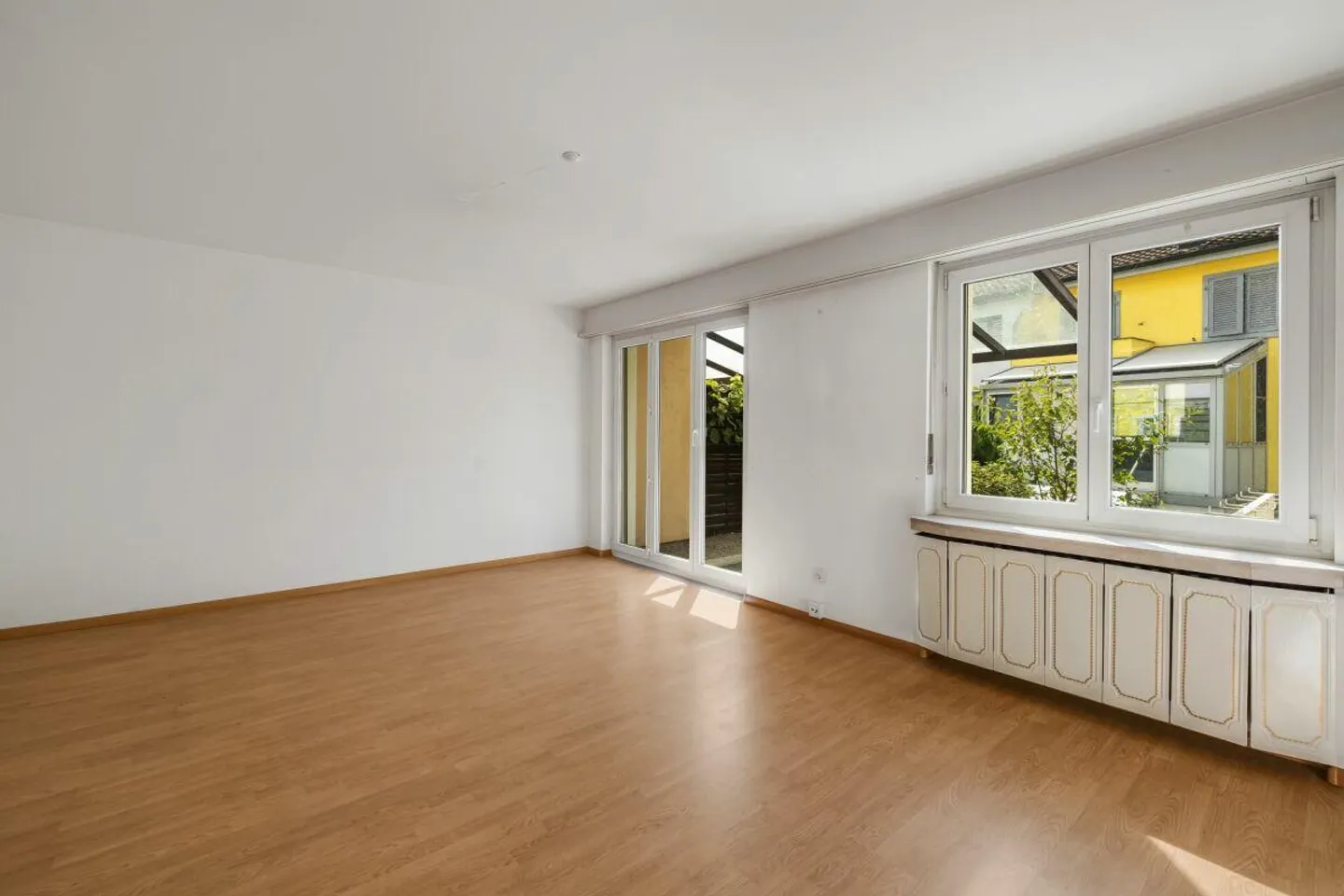 Accogliente casa unifamiliare a schiera con 4 camere e ampio spazio esterno e garage privato - Foto 4 di 13