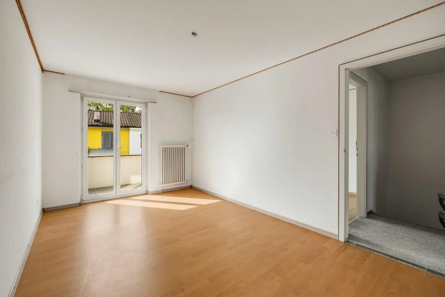 Accogliente casa unifamiliare a schiera con 4 camere e ampio spazio esterno e garage privato - Foto 10 di 13