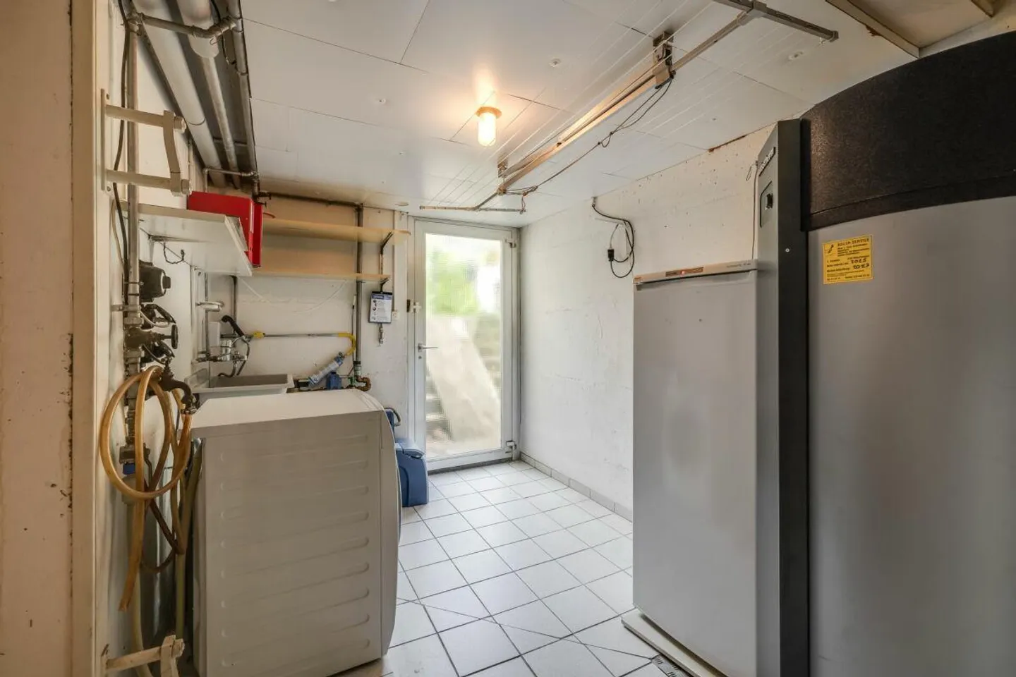 Accogliente casa unifamiliare a schiera con 4 camere e ampio spazio esterno e garage privato - Foto 11 di 13