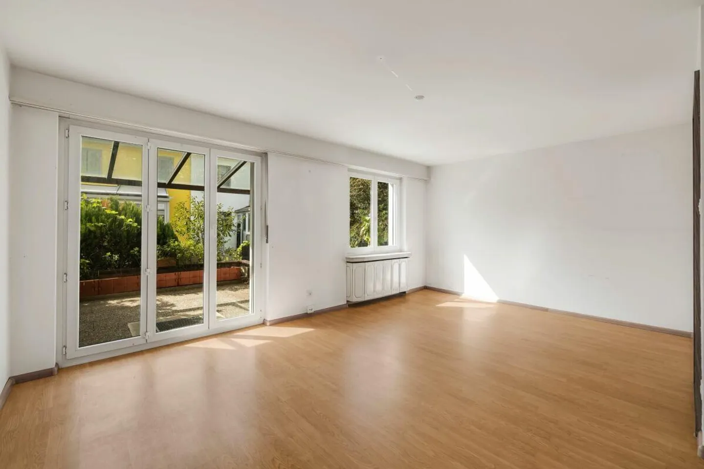 Accogliente casa unifamiliare a schiera con 4 camere e ampio spazio esterno e garage privato - Foto 5 di 13