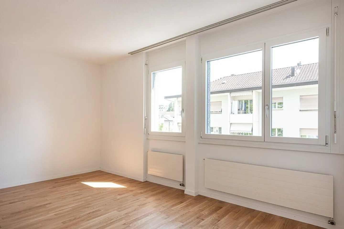 Visit - Move In - Feel Good - Photo 4 of 7