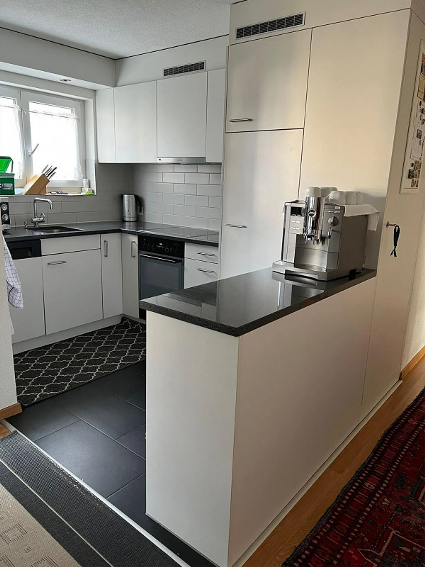 Confort sur 84 m² – Appartement 4.5 pièces dans un emplacement central - Photo 3 sur 14