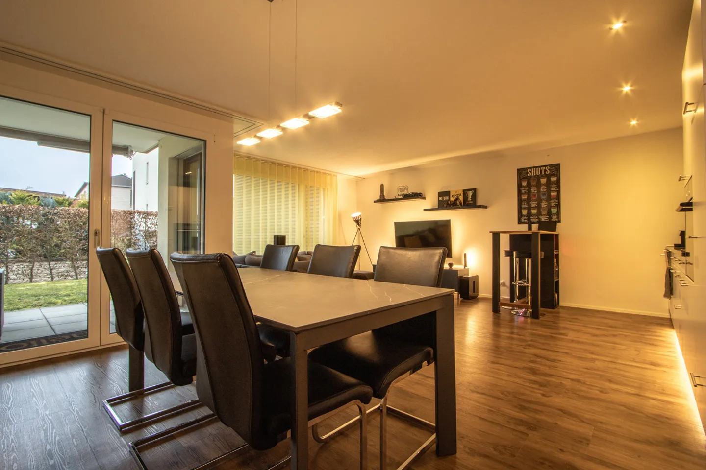 Moderne 2,5-Zimmer-Wohnung in Erlach - Foto 4 von 9