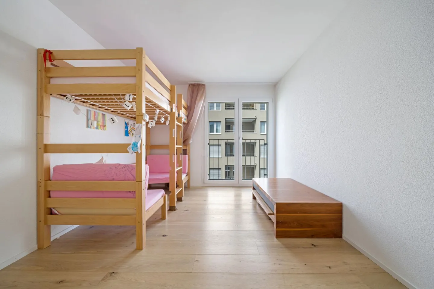 TOP Appartement en Attique de 4,5 pièces avec beaucoup de soleil et vue panoramique - Photo 11 sur 17