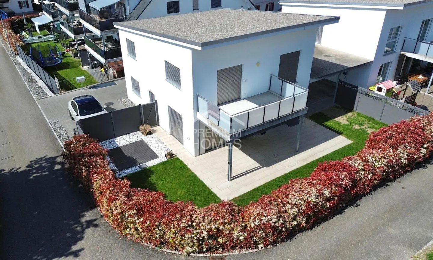 Stylish Single Family Home - Photo 1 of 7